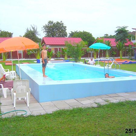 Mini-Golf **** & Resort Ubon Ratchathani Exteriör bild