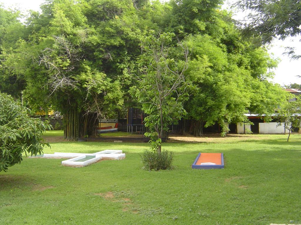Mini-Golf **** & Resort Ubon Ratchathani Exteriör bild