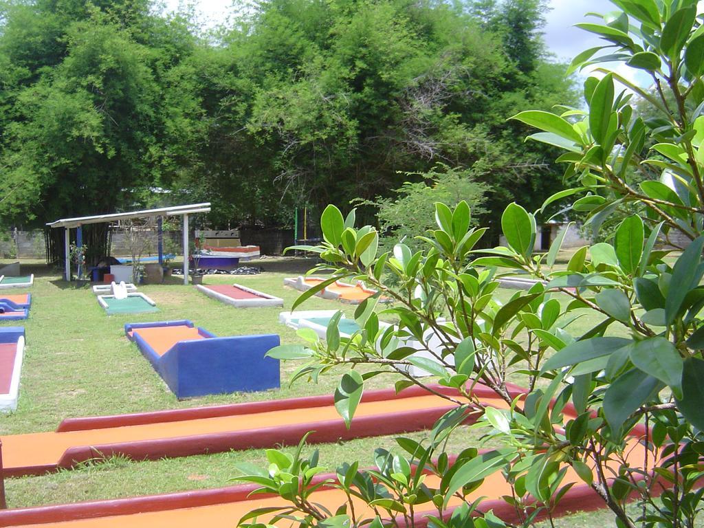Mini-Golf **** & Resort Ubon Ratchathani Exteriör bild